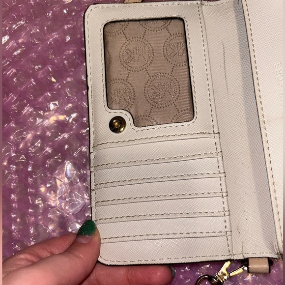 MICHAEL KORS MONOGRAM BEIGE WALLET - Picture 10 of 15